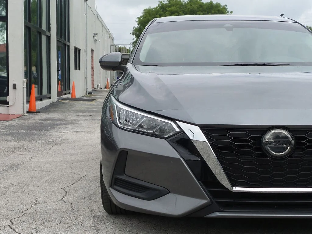 Used 2020 Gray Nissan S image 10