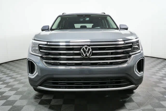 New 2026 Pure Gray Volkswagen 2.0T SE w/Technology image 33