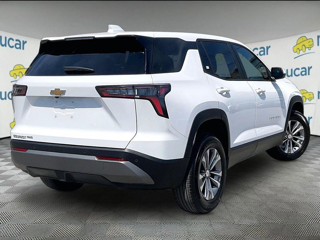 Used 2025 White Chevrolet LT image 6