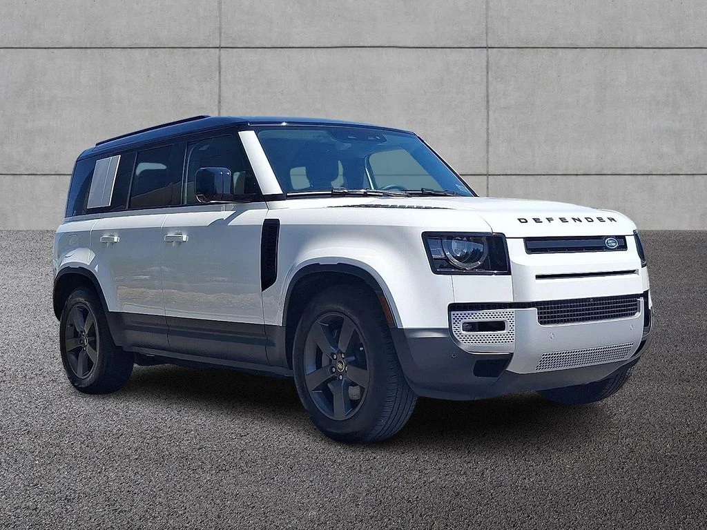 Certified Used 2025 Fuji White Land Rover S image 3