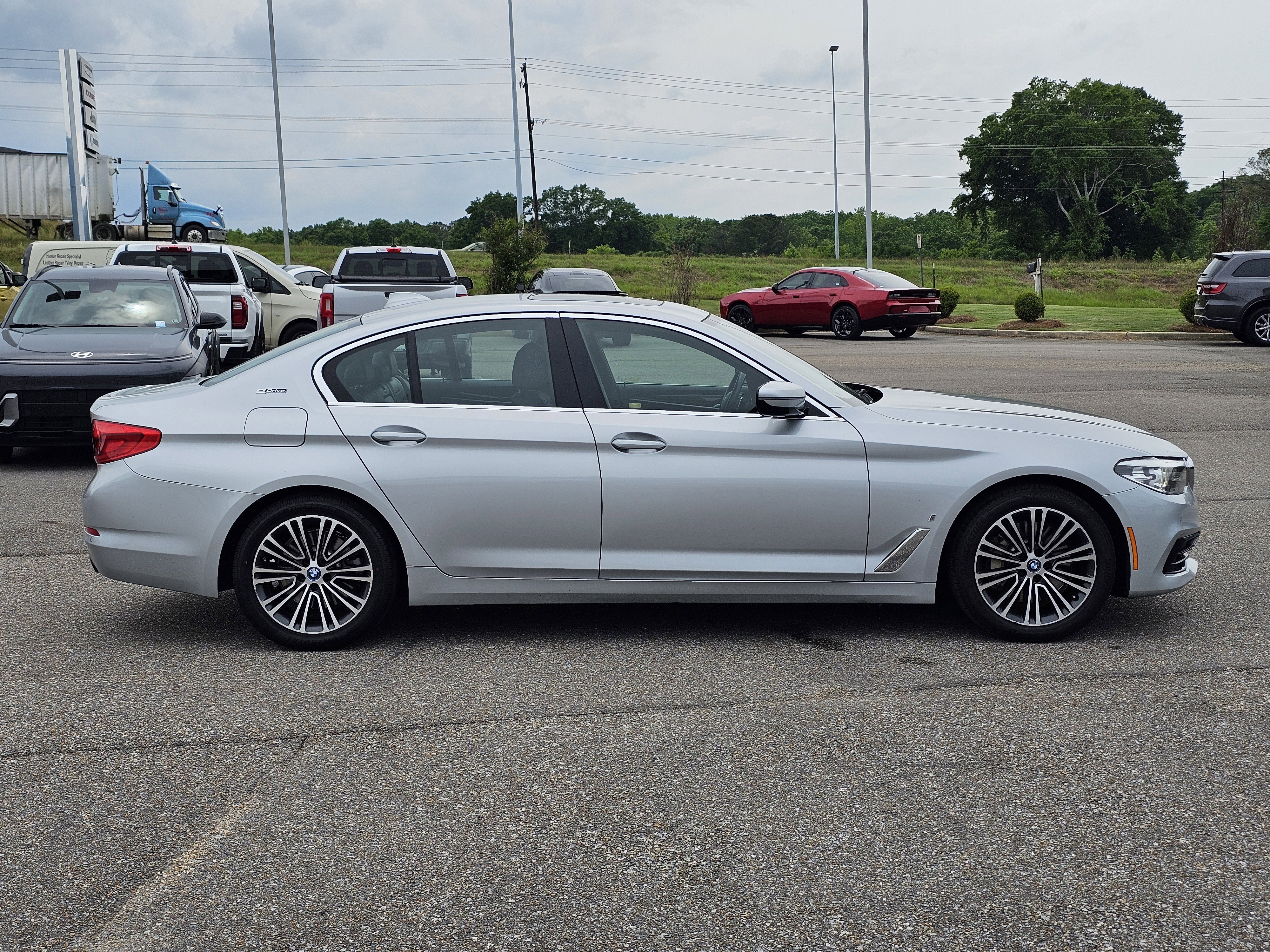 2019 BMW 5 Series 530e - Photo 7