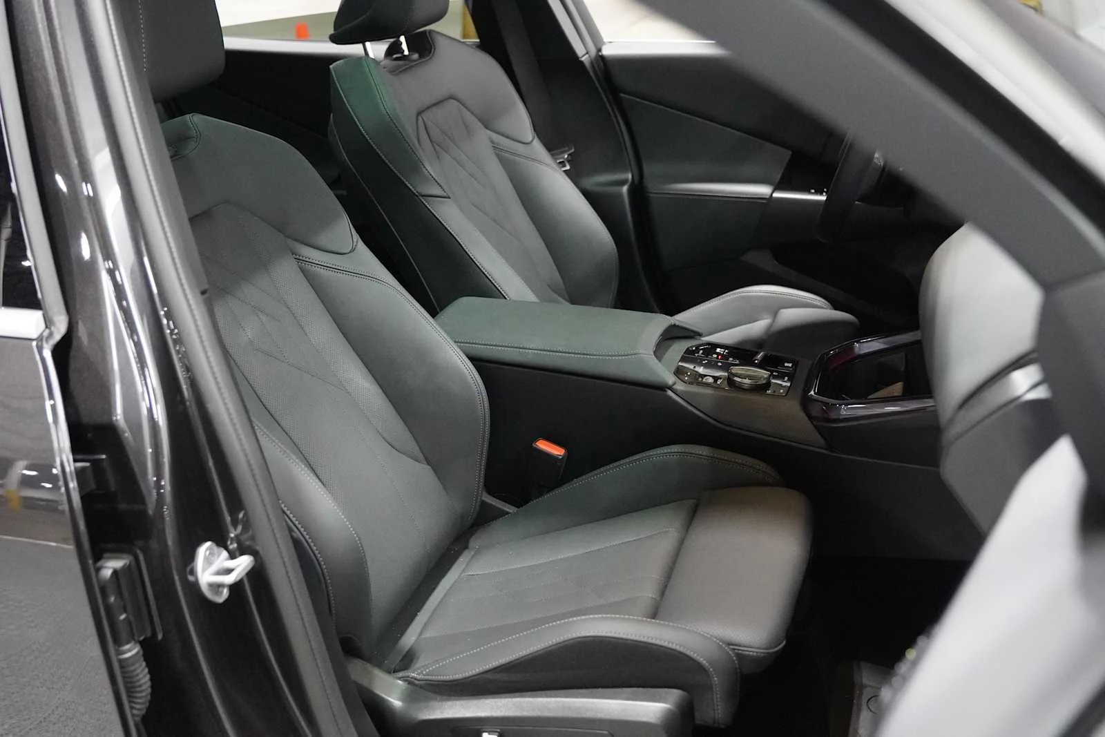 Used 2025 Dark Graphite Metallic BMW 30 xDrive image 10