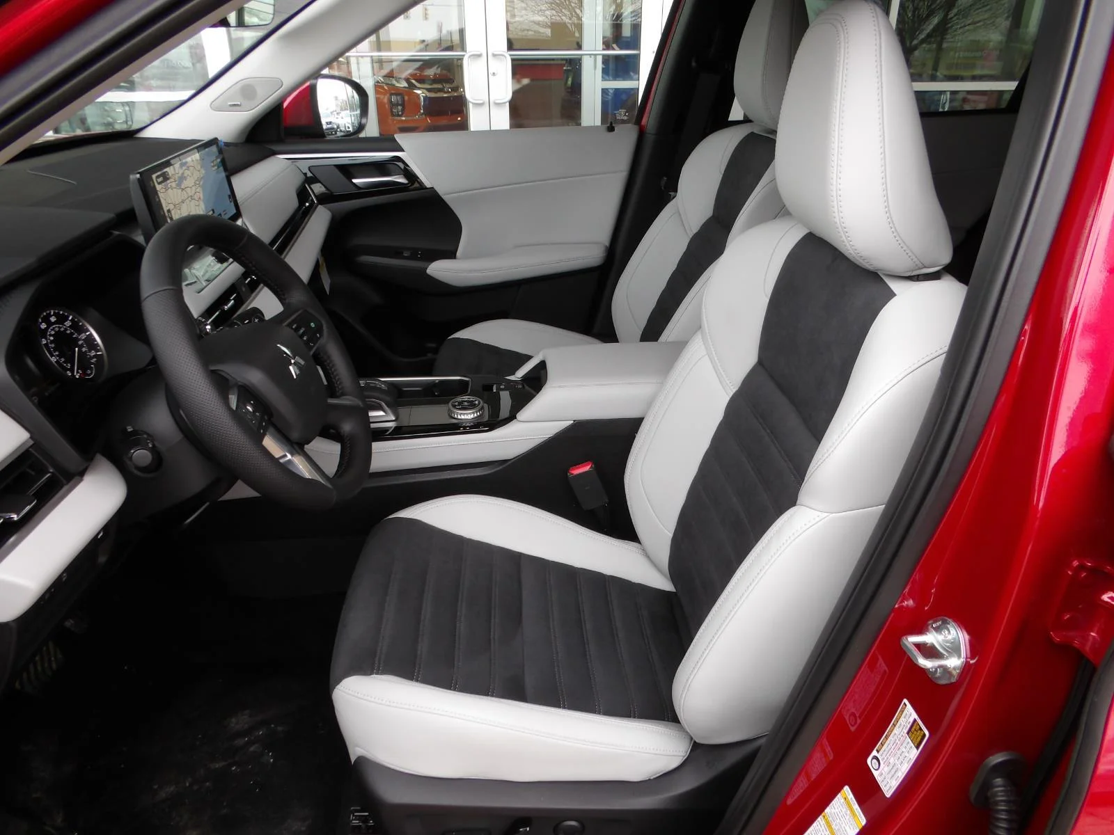 2026 Mitsubishi Outlander SE - Photo 15