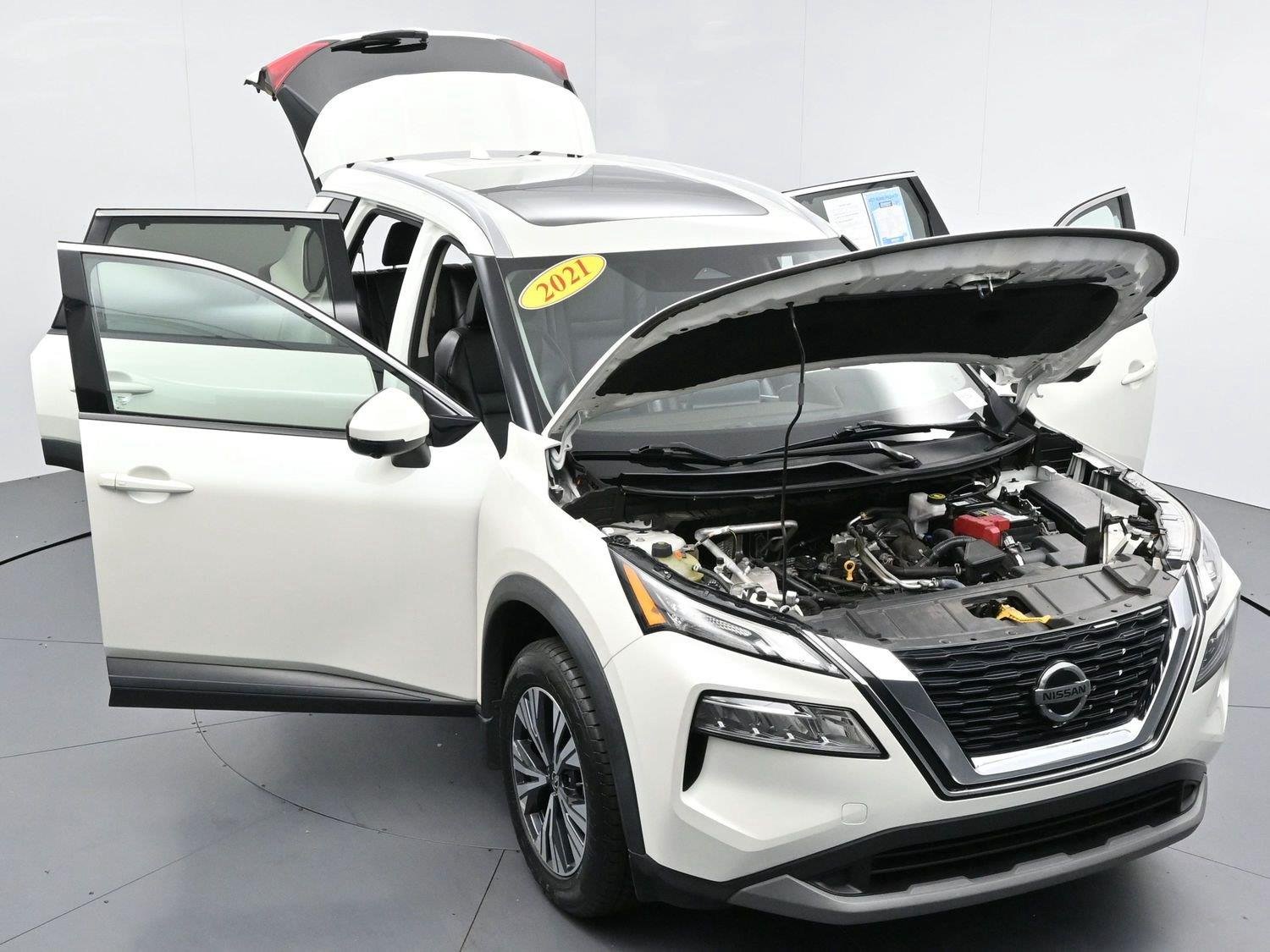 Used 2021 Pearl White Tricoat Nissan SV image 44