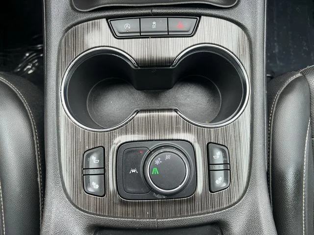 Used 2023 Silver GMC SLT image 23