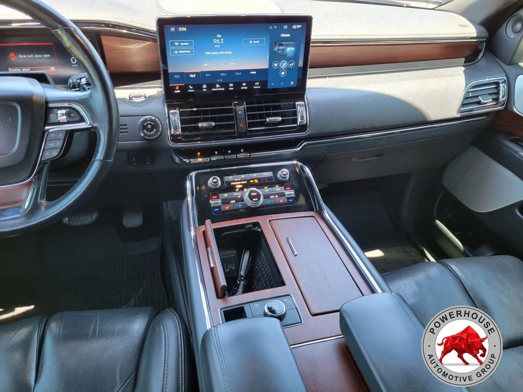 Used 2022 Black Lincoln Reserve image 22