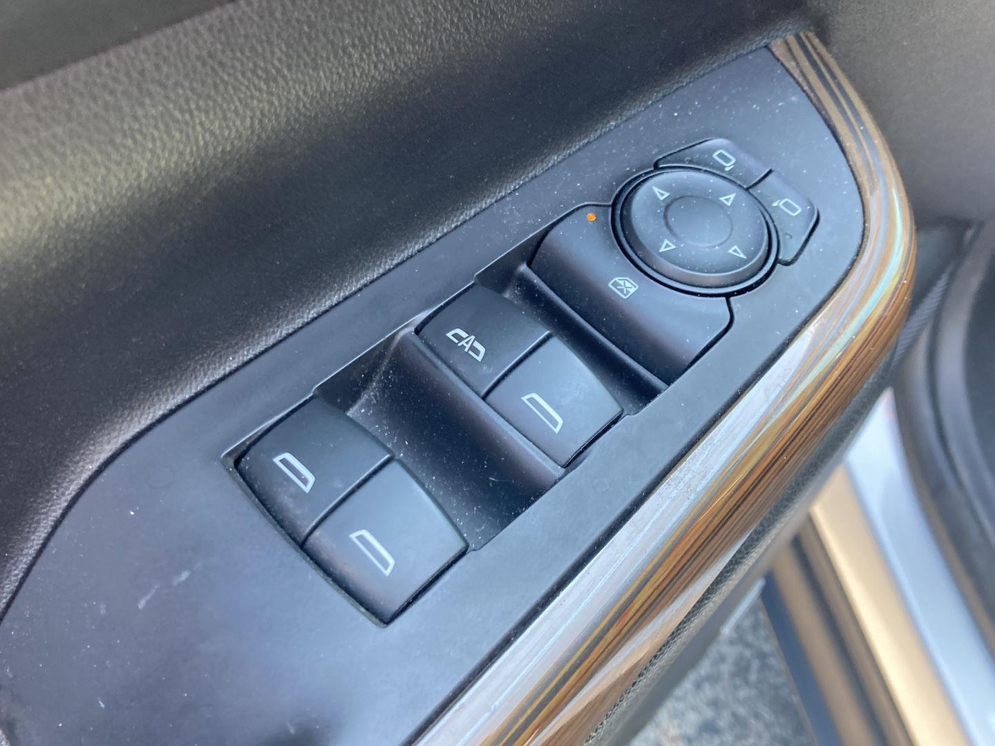 Used 2019  GMC SLE-2 image 12