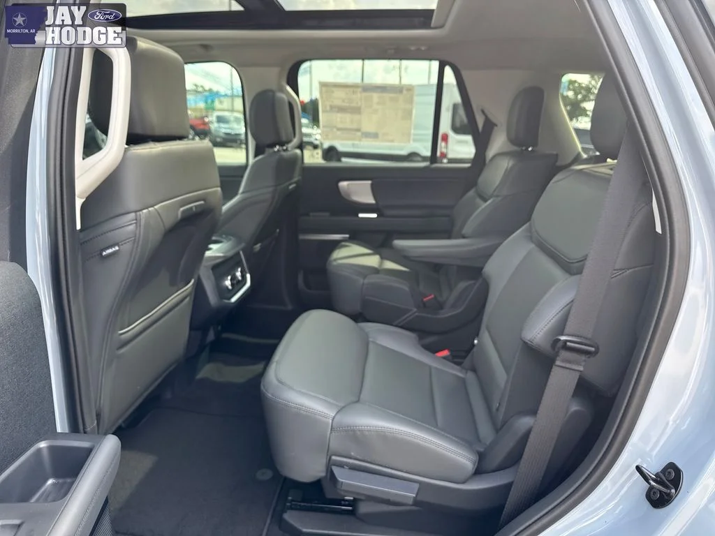 New 2026 Glacier Gray Metallic Tri-Coat Ford Active image 31
