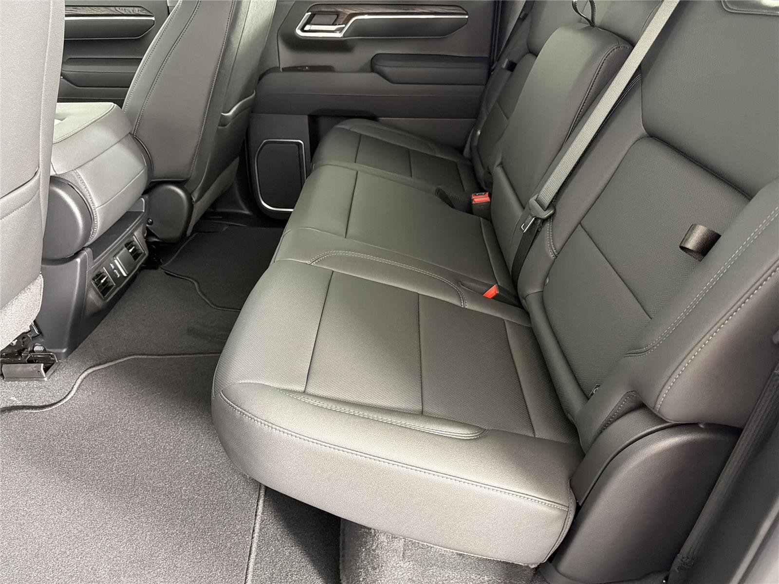 2026 GMC Sierra 1500 SLT - Photo 18