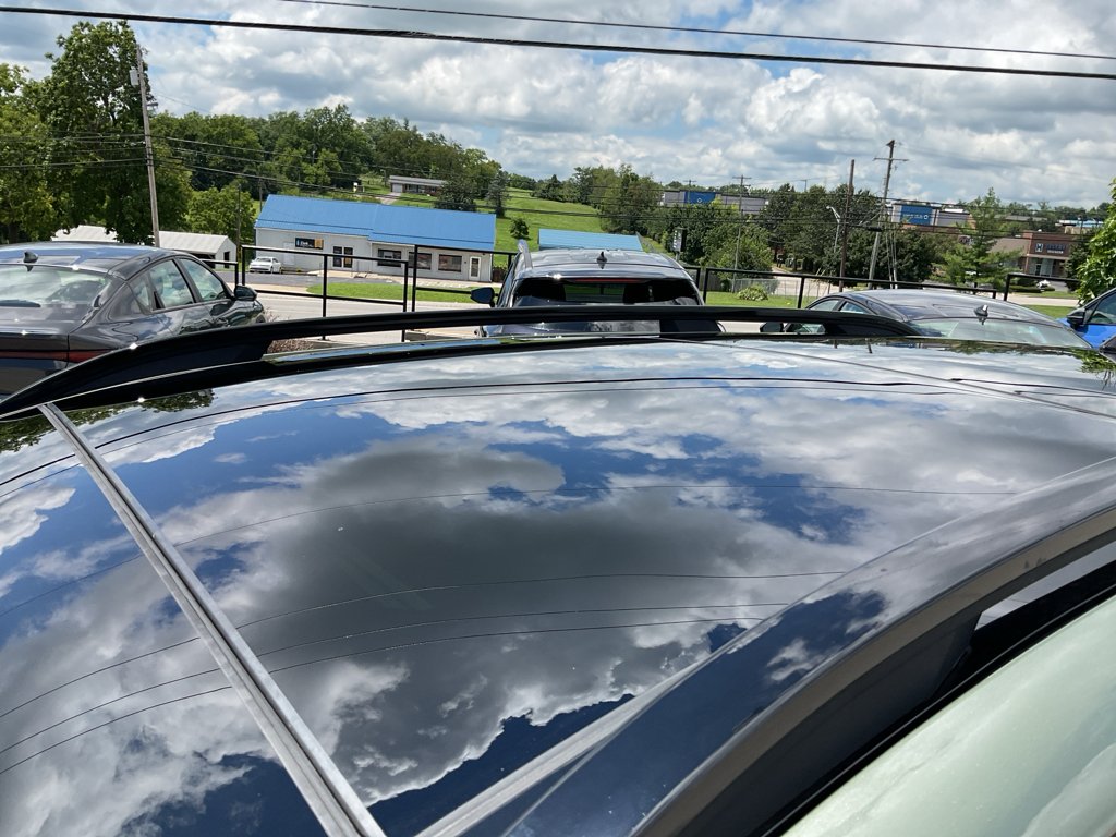 Certified Used 2025 Jungle Green Kia X-Line image 2