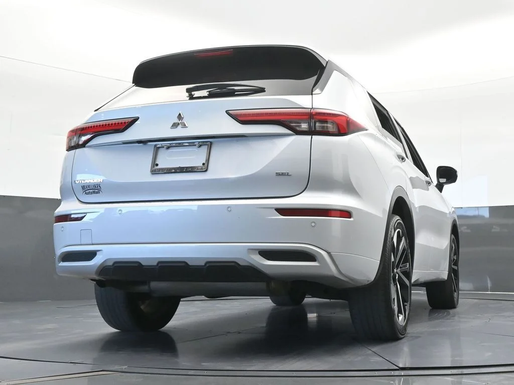 Used 2024 White Mitsubishi SEL image 63