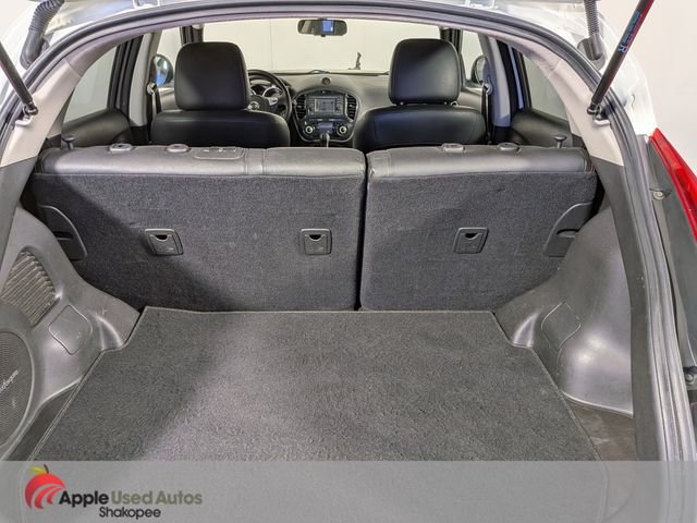 Used 2012 White Nissan SL image 10
