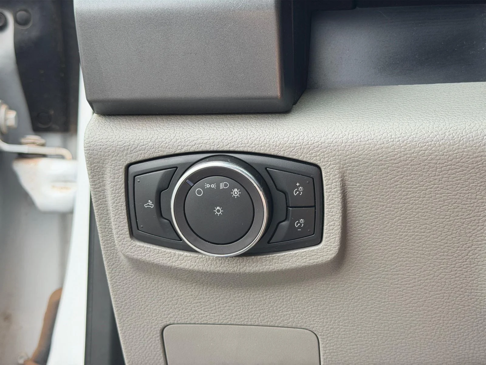 2018 Ford F-350 Super Duty XLT - Photo 32