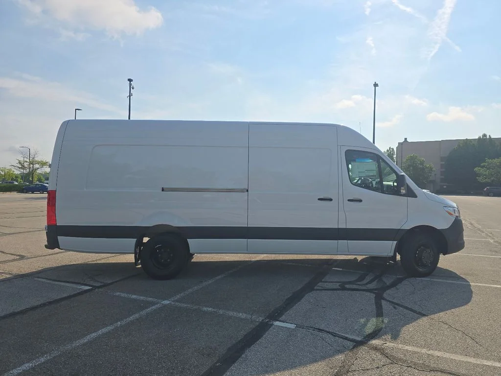 New 2026 Arctic White Mercedes-Benz Cargo 170 WB image 12