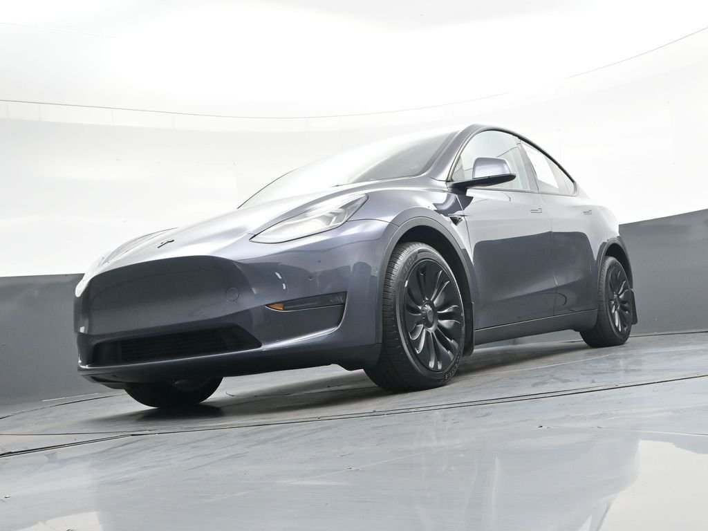 Used 2022  Tesla Long Range image 44