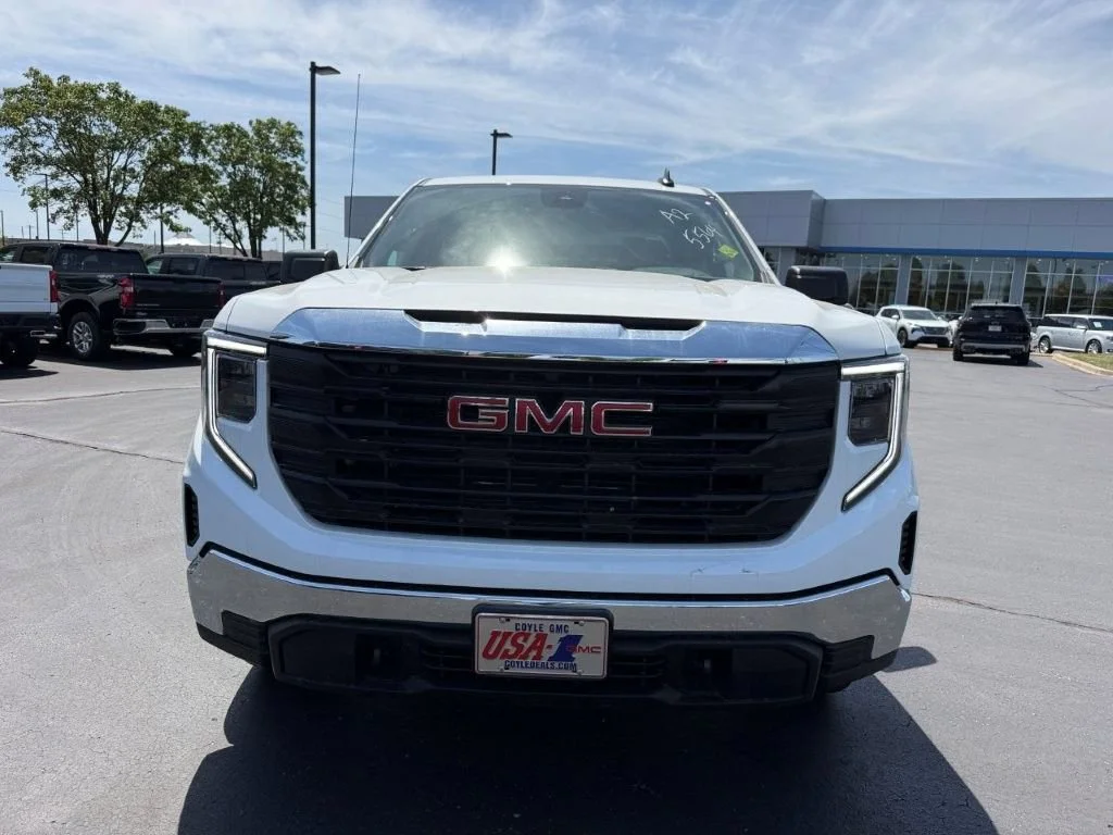 New 2026 Summit White GMC Pro image 2