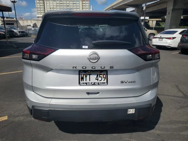 Used 2024 Silver Nissan SV image 4