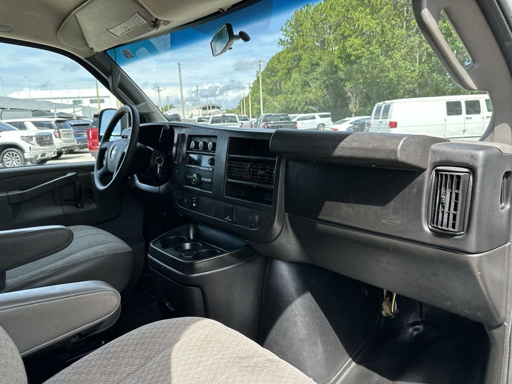 2017 Chevrolet Express Cargo Work Van - Photo 26