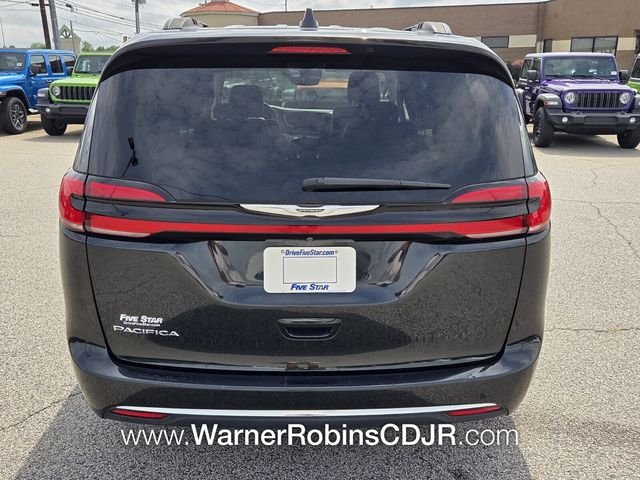 Used 2022 Black Chrysler Touring L image 12