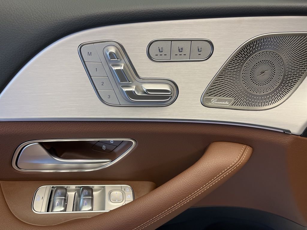 2026 Mercedes-Benz GLS Base - Photo 12