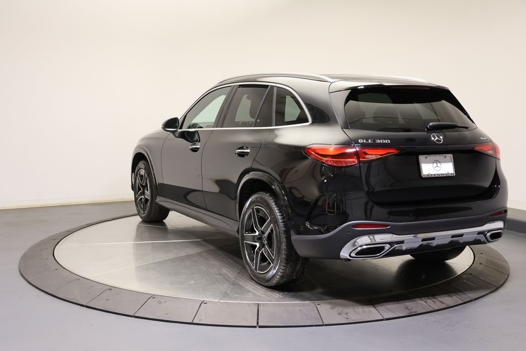 Used 2026 Black Mercedes-Benz GLC 300 image 5
