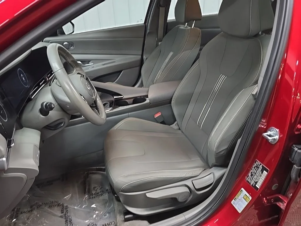 Used 2023 Red Hyundai SEL image 32