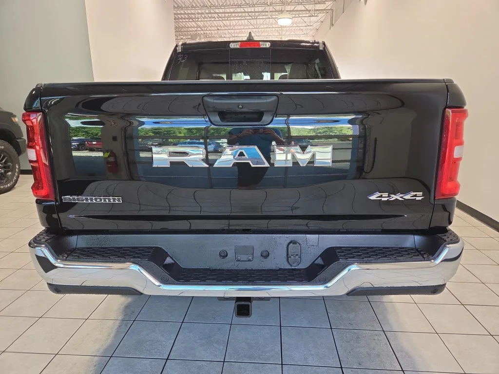 New 2026 Diamond Black Crystal Pearl-Coat Exterior Paint RAM Big Horn/Lone Star image 6