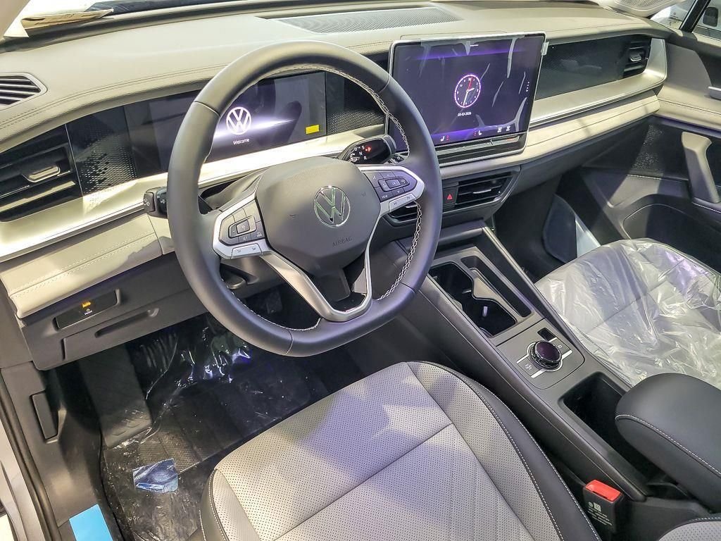 New 2026 Platinum Gray Metallic Volkswagen 2.0T SE image 7