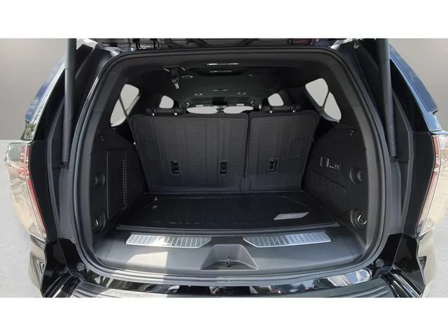 Used 2024 Black Chevrolet Z71 image 31