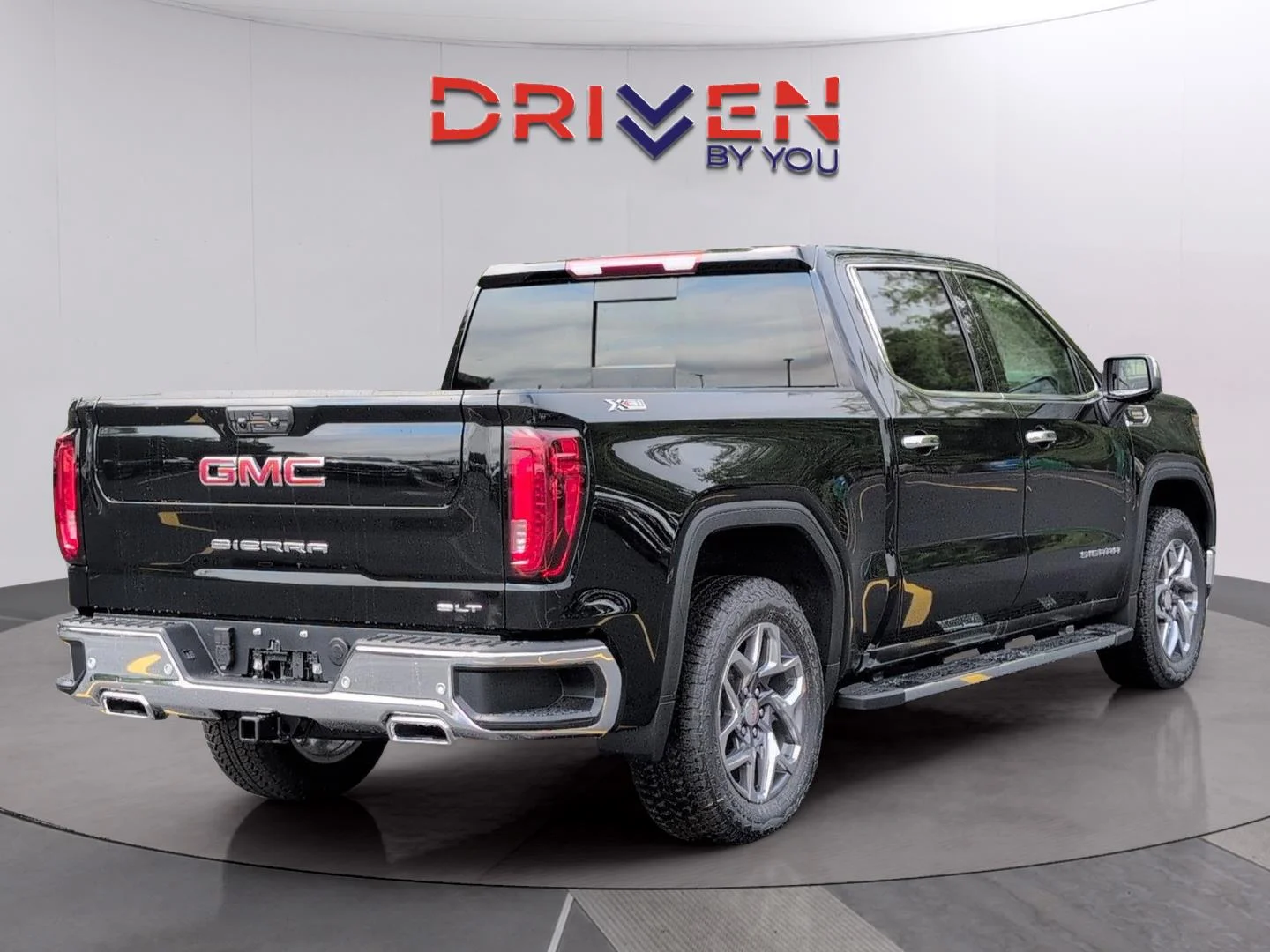 New 2026 Onyx Black GMC SLT image 5