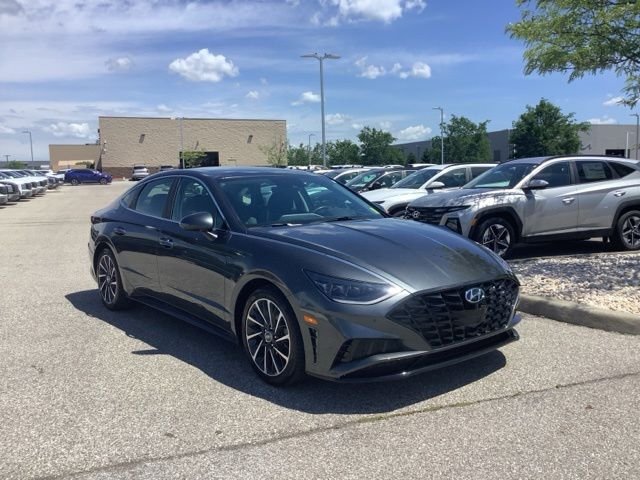 Certified Used 2023 Gray Hyundai Limited image 3