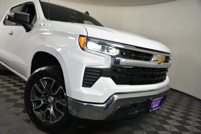 Used 2024 Summit White Chevrolet LT (2FL) image 2