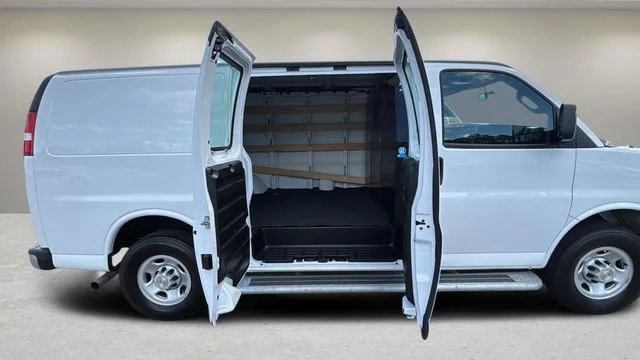Used 2024 White Chevrolet Work Van image 36