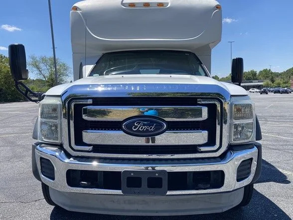 Used 2014 White Ford Handicap Accesible image 9