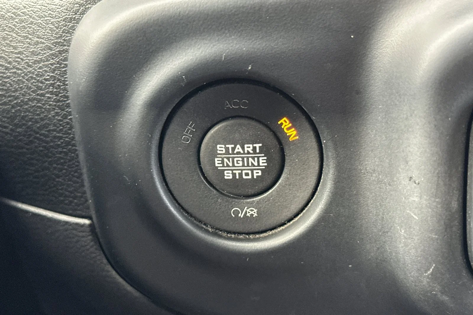 Used 2020 BLACK Jeep Sport S image 20