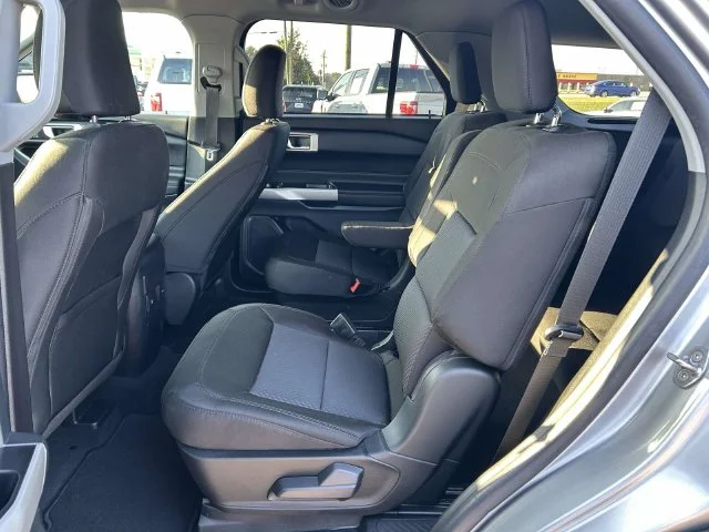 Used 2023 Silver Ford XLT image 11