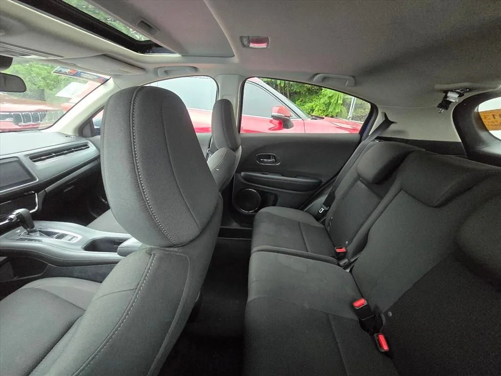 Used 2021 Silver Honda EX image 5