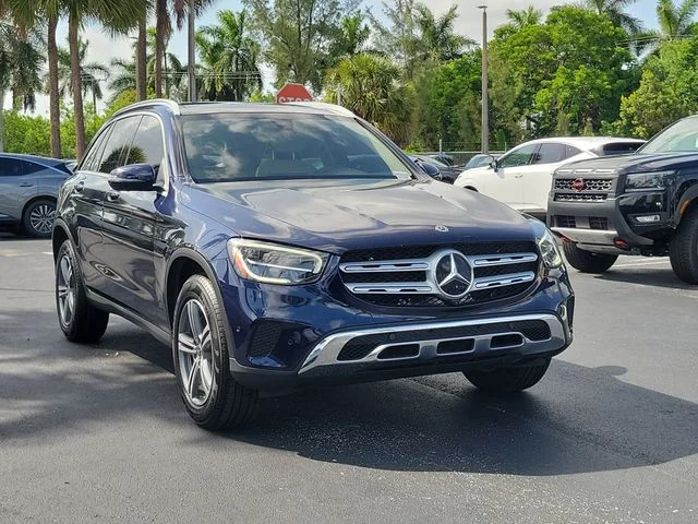 Used 2021 Blue Mercedes-Benz GLC 300 image 3