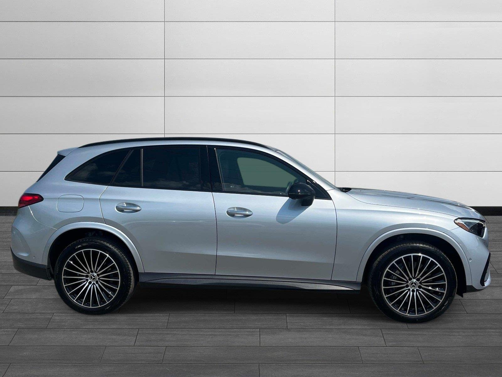 Used 2026 Cirrus Silver Metallic Mercedes-Benz GLC 300 image 2