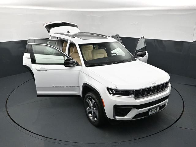 New 2026 Bright White Clear-Coat Exterior Paint Jeep Limited image 28
