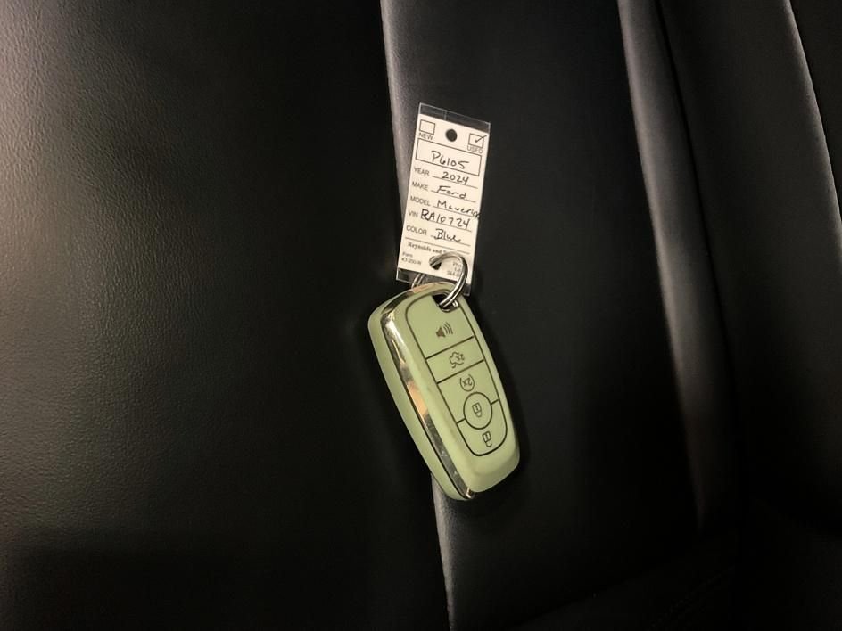 Used 2024 Gray Ford Lariat image 32