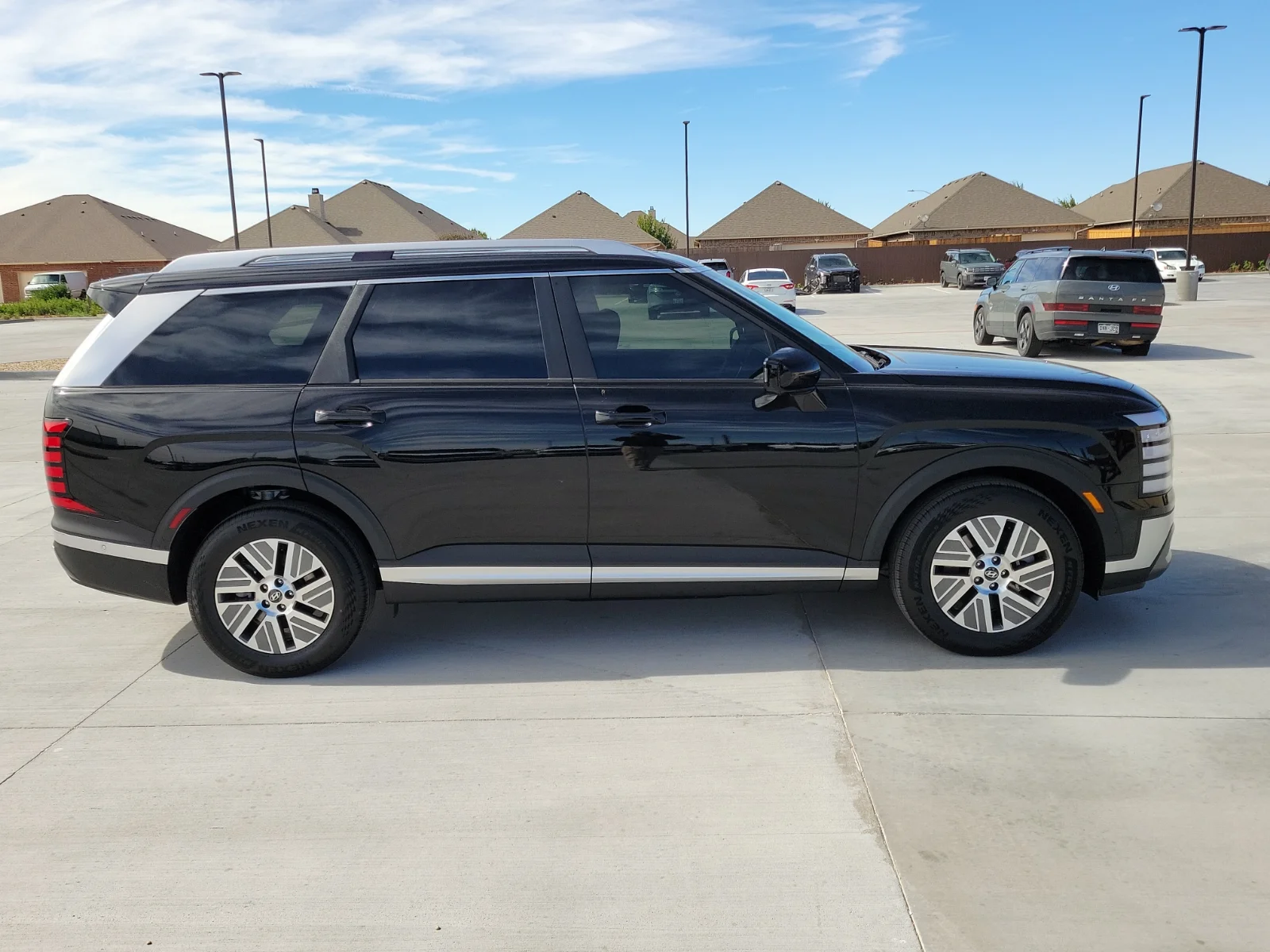 New 2027 Abyss Black Hyundai SEL Premium 7P 4dr All-Wheel Drive image 5