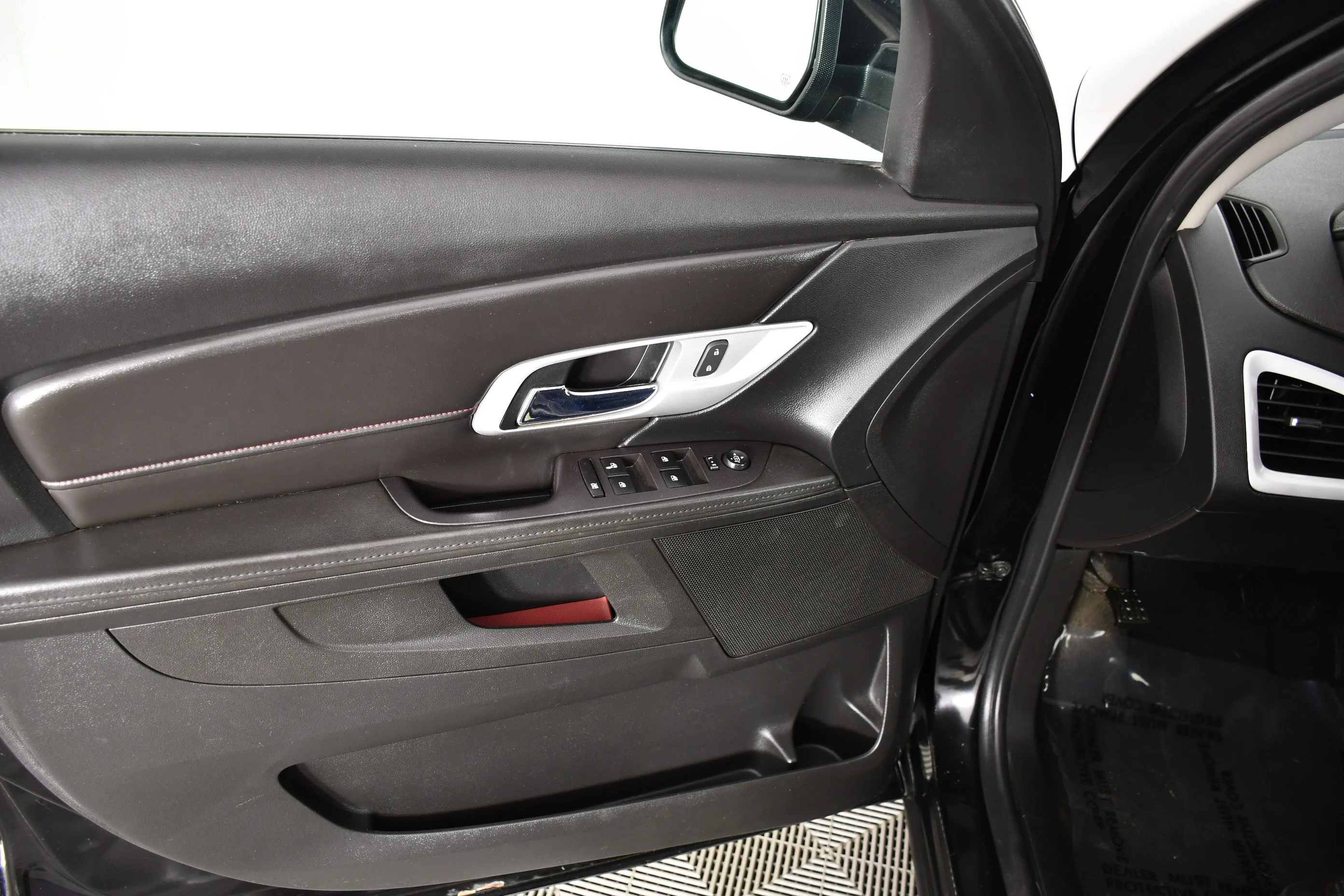 Used 2017 Onyx Black GMC SLE image 33