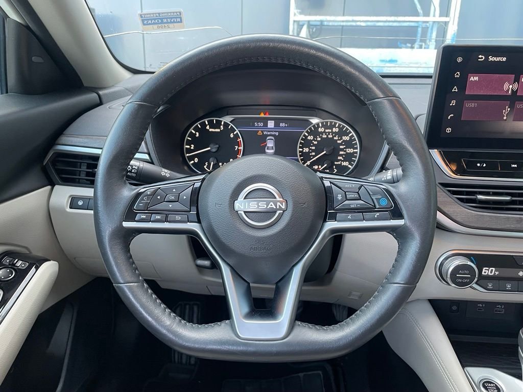 Used 2023 White Nissan 2.5 SL image 15