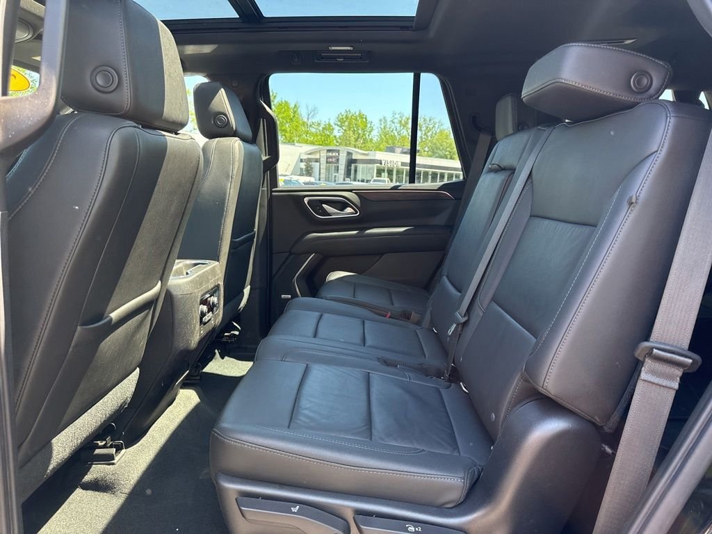 Used 2021 Black Chevrolet Z71 image 14