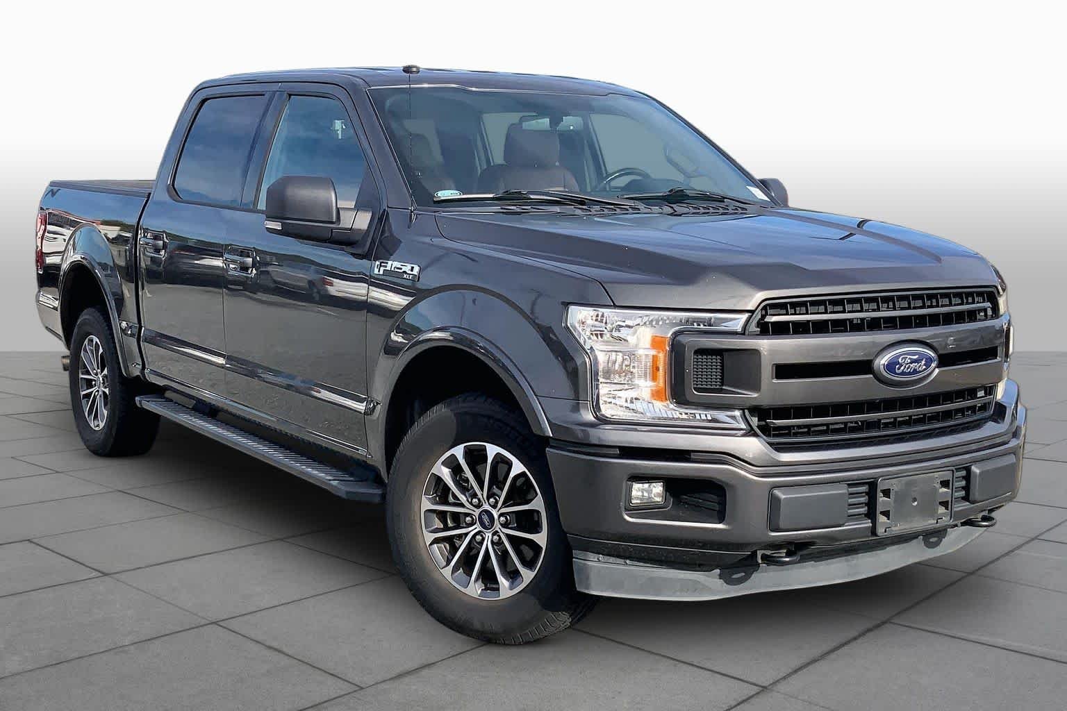 Used 2018 Magnetic Metallic Ford XLT image 3
