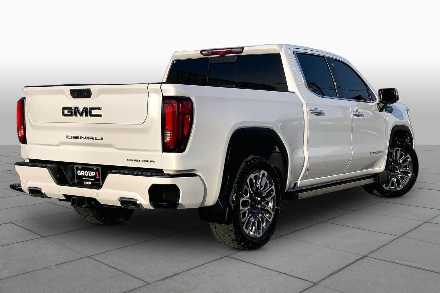 Used 2024 White Frost Tricoat GMC Denali Ultimate image 13