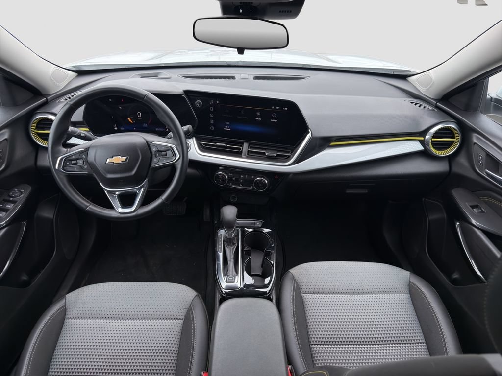 Used 2024 Summit White Chevrolet LT image 13