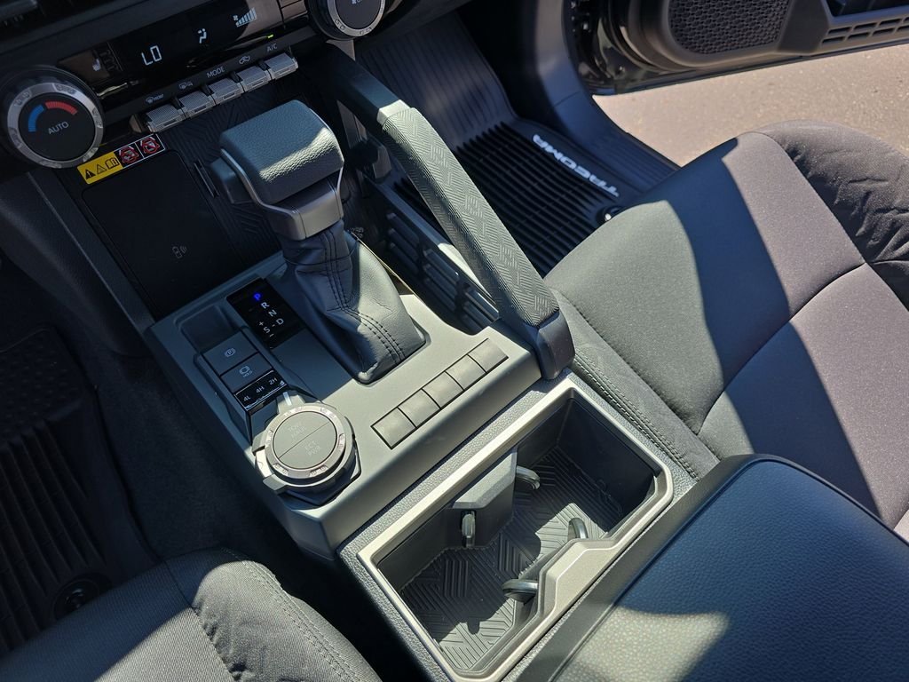 2025 Toyota Tacoma SR5 - Photo 25