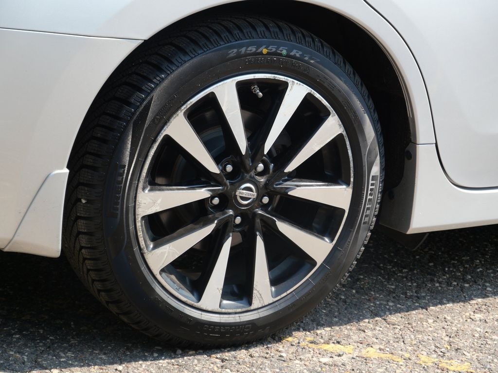 Certified Used 2017 Silver Nissan 2.5 SV image 7